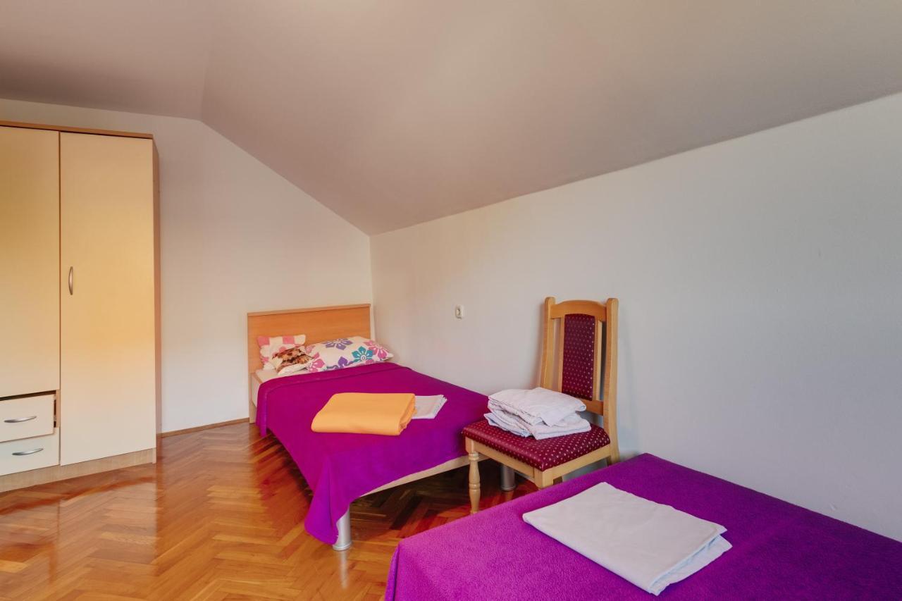 Apartments Lucija สลูน ภายนอก รูปภาพ