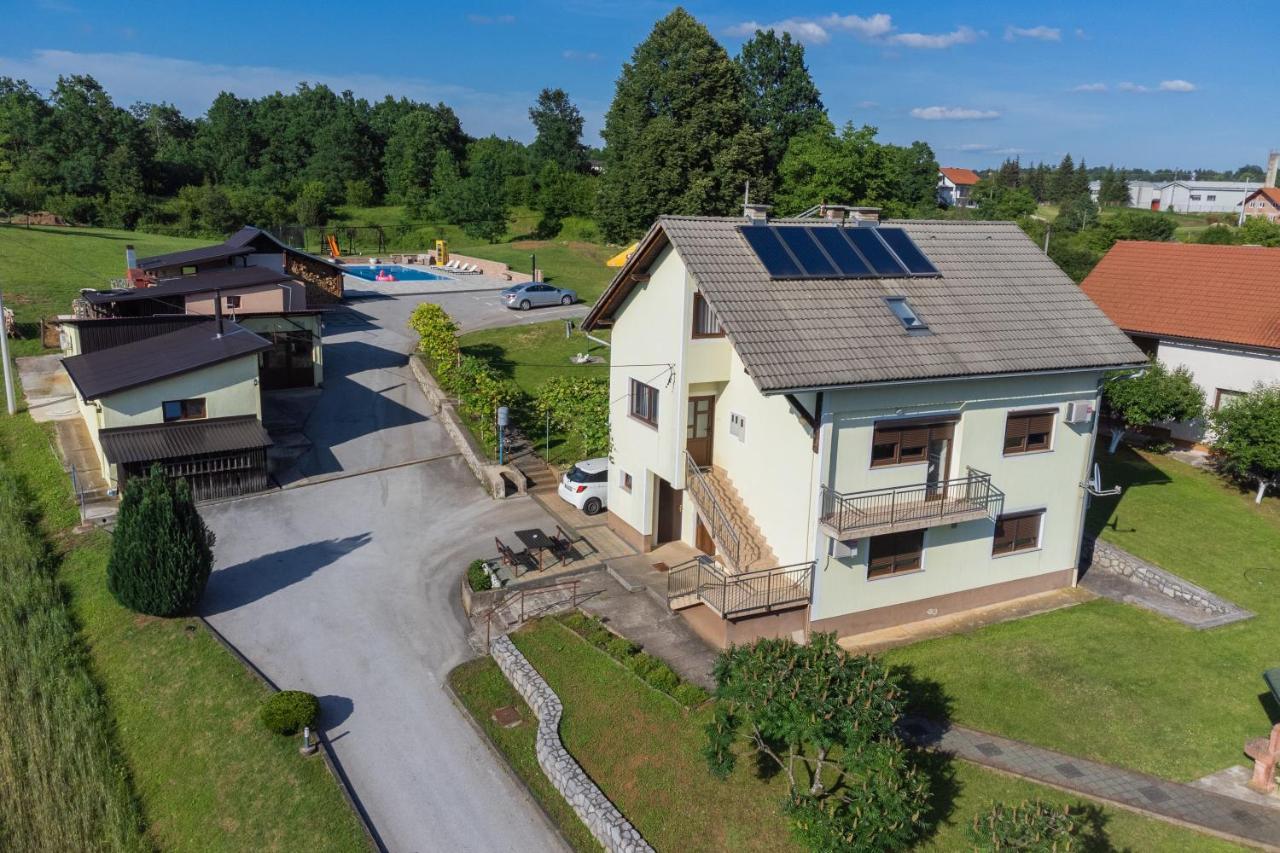 Apartments Lucija สลูน ภายนอก รูปภาพ