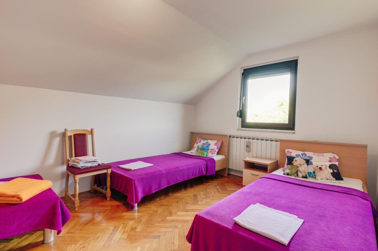 Apartments Lucija สลูน ภายนอก รูปภาพ