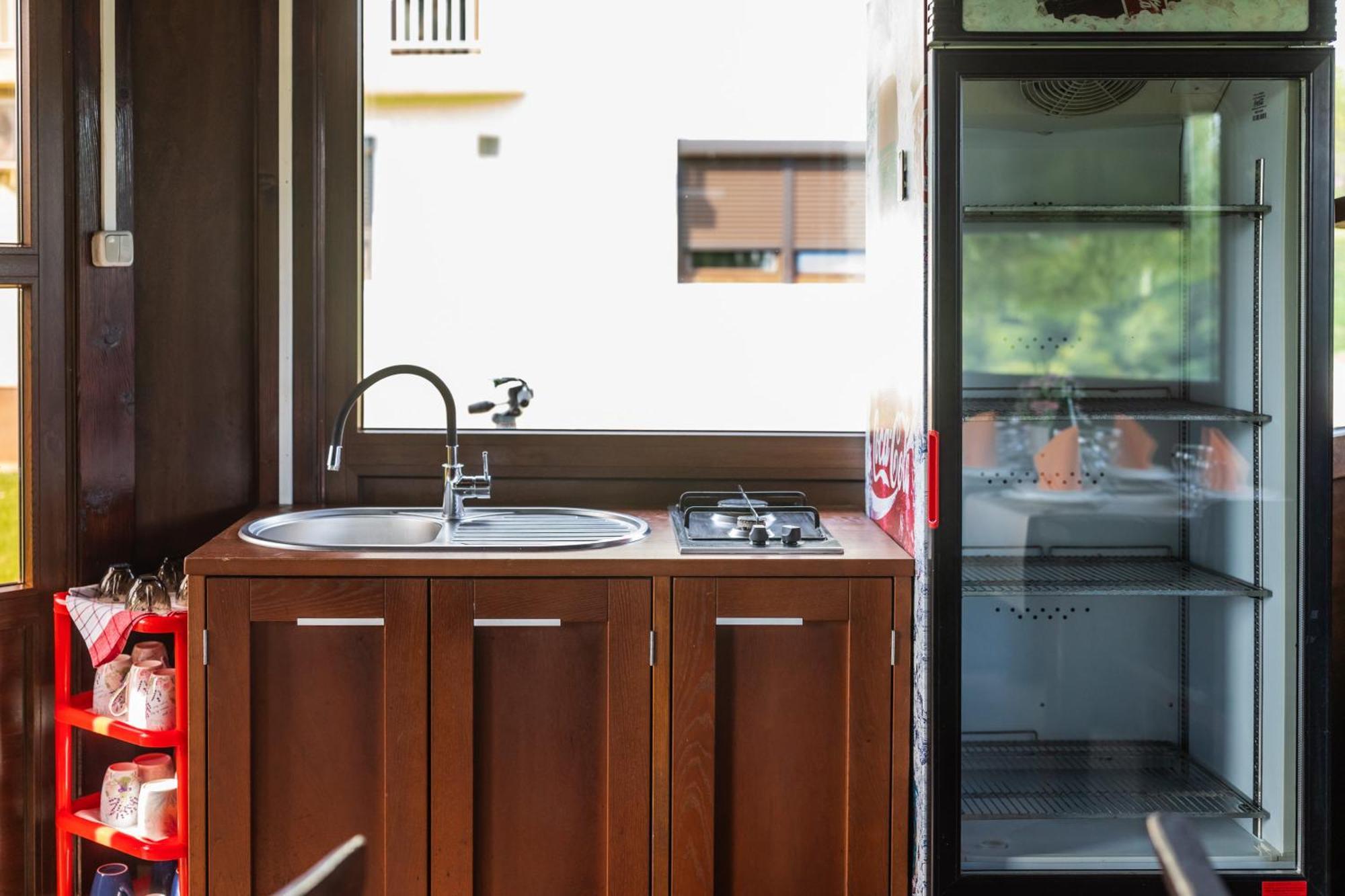 Apartments Lucija สลูน ภายนอก รูปภาพ